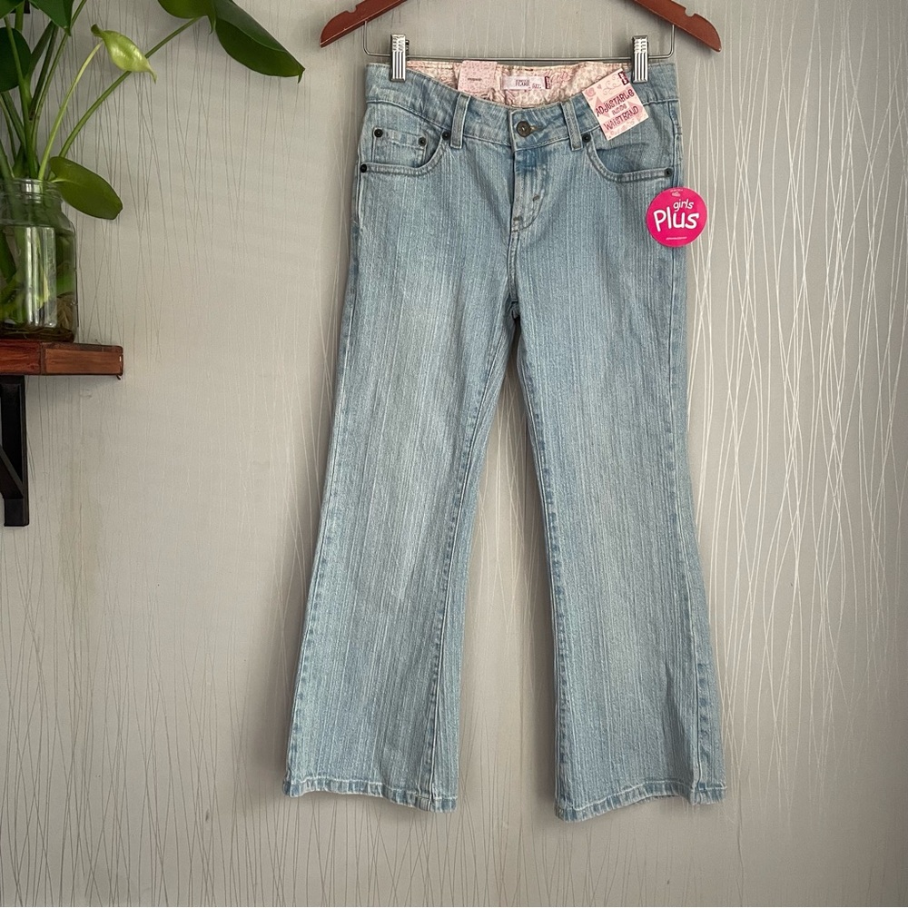 Levi’s Girls 517 Flare Jeans 8.5 Plus NWT Adjustable Waist  Stretch Denim